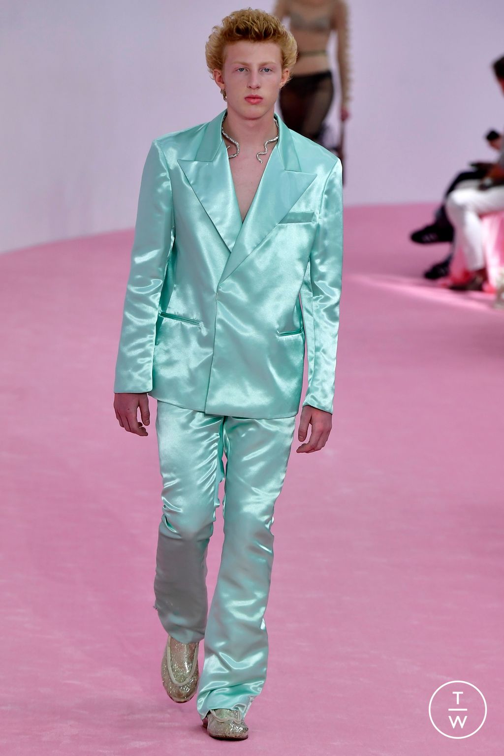 Fashion Week Paris Spring/Summer 2023 look 37 from the Acne Studios collection womenswear