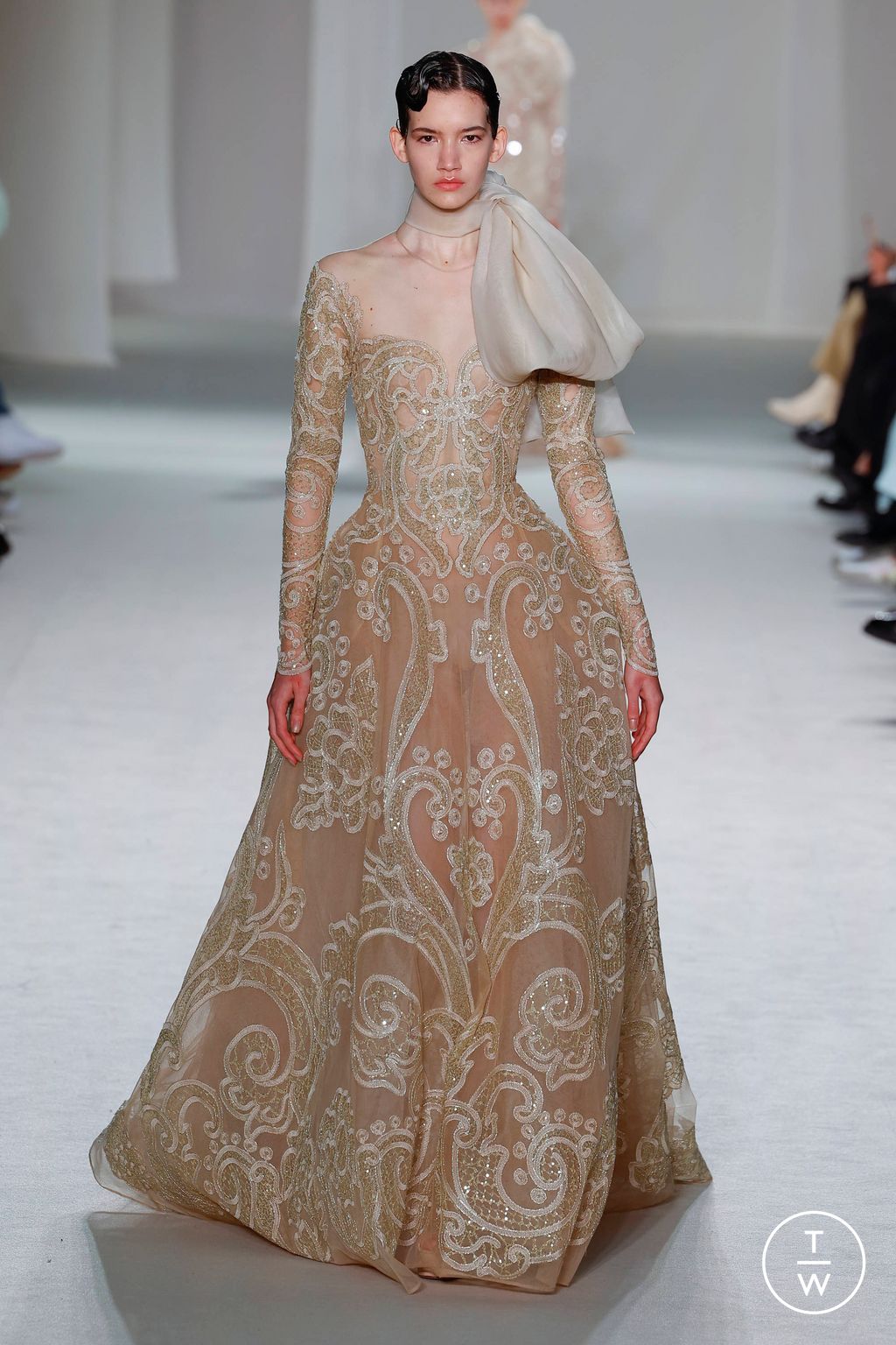 Fashion Week Paris Spring/Summer 2023 look 44 from the Elie Saab collection couture