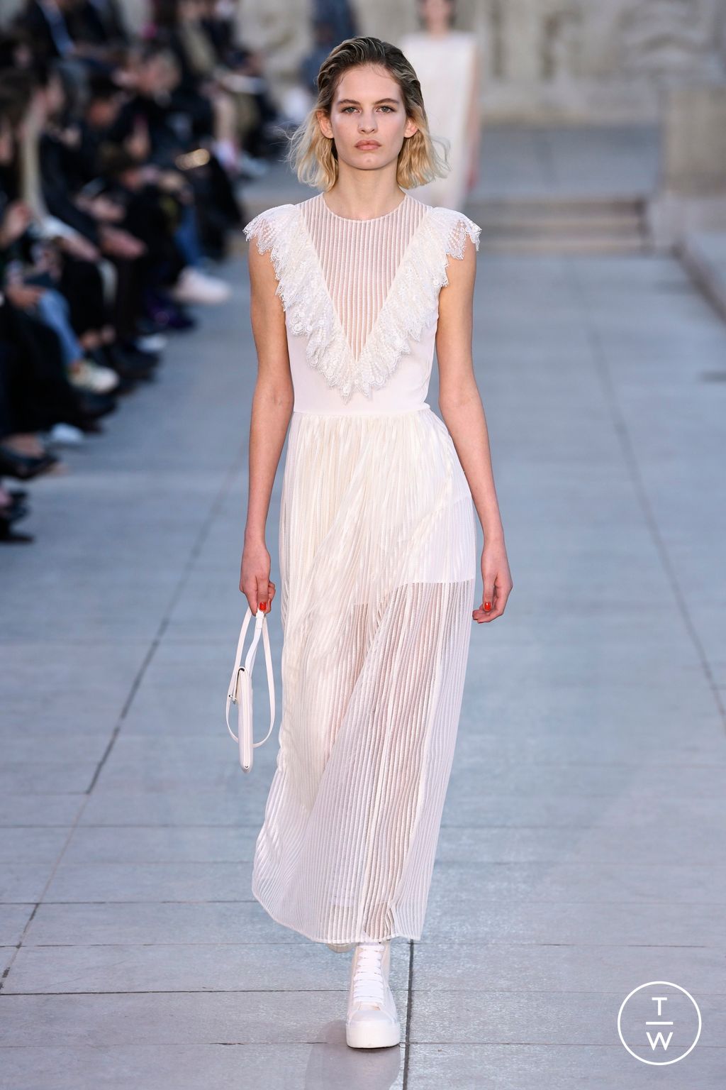 Fashion Week Paris Spring/Summer 2023 look 28 from the Akris collection 女装
