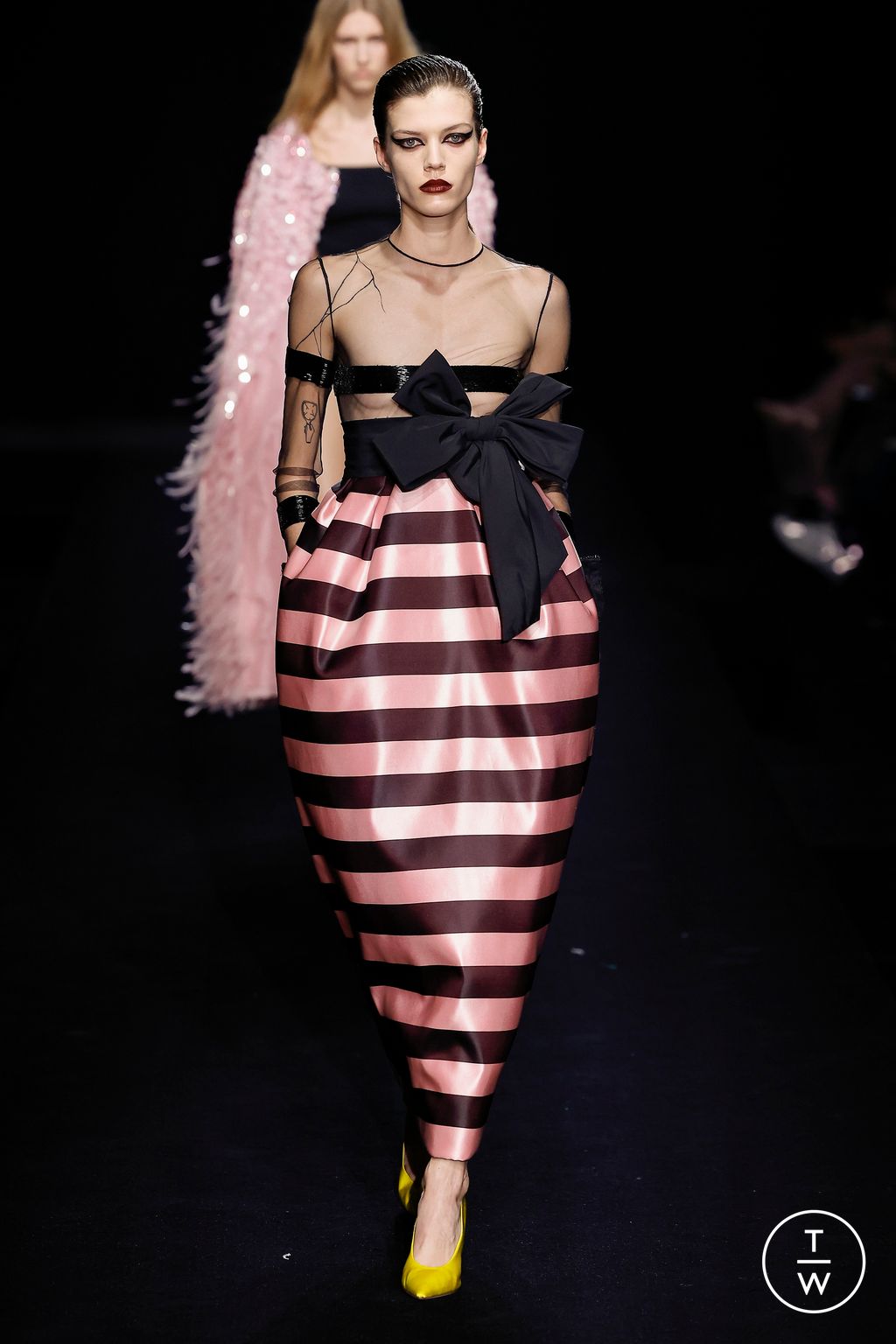 Fashion Week Paris Spring/Summer 2023 look 24 from the Valentino collection couture