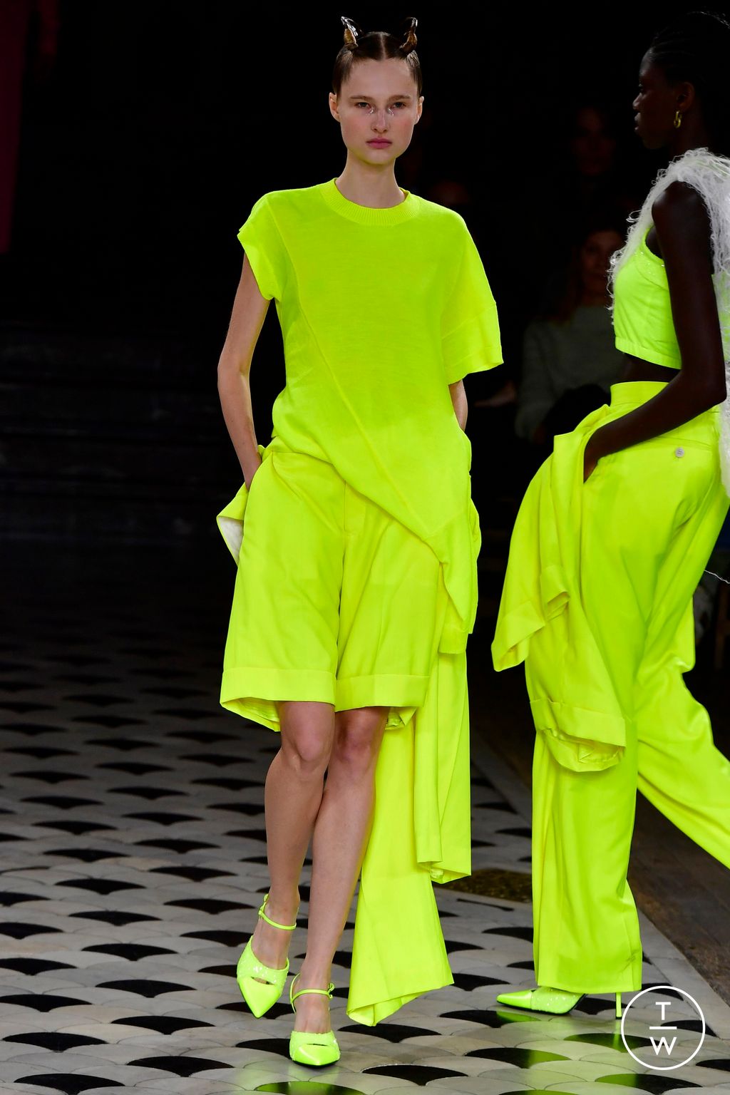 Fashion Week Paris Spring/Summer 2023 look 41 from the Undercover collection womenswear
