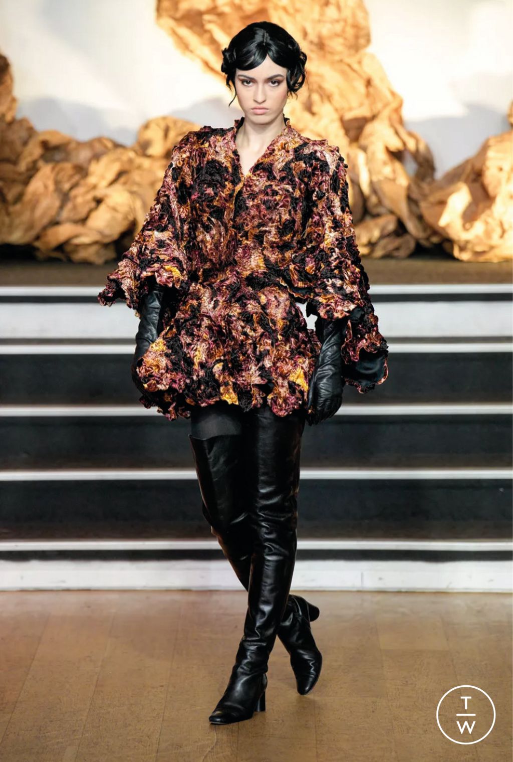 Fashion Week Paris Fall/Winter 2025 look 5 from the Franck Sorbier collection couture