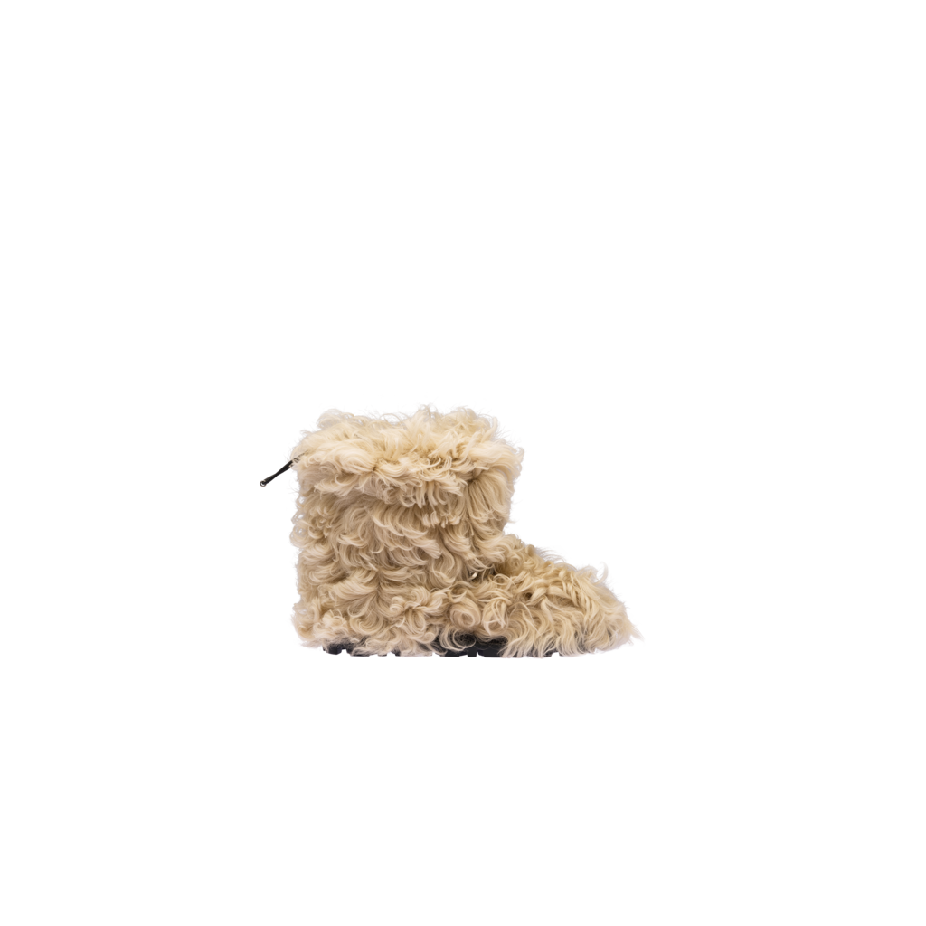 Fashion Week Paris Fall/Winter 2021 look 13 de la collection Miu Miu womenswear accessories