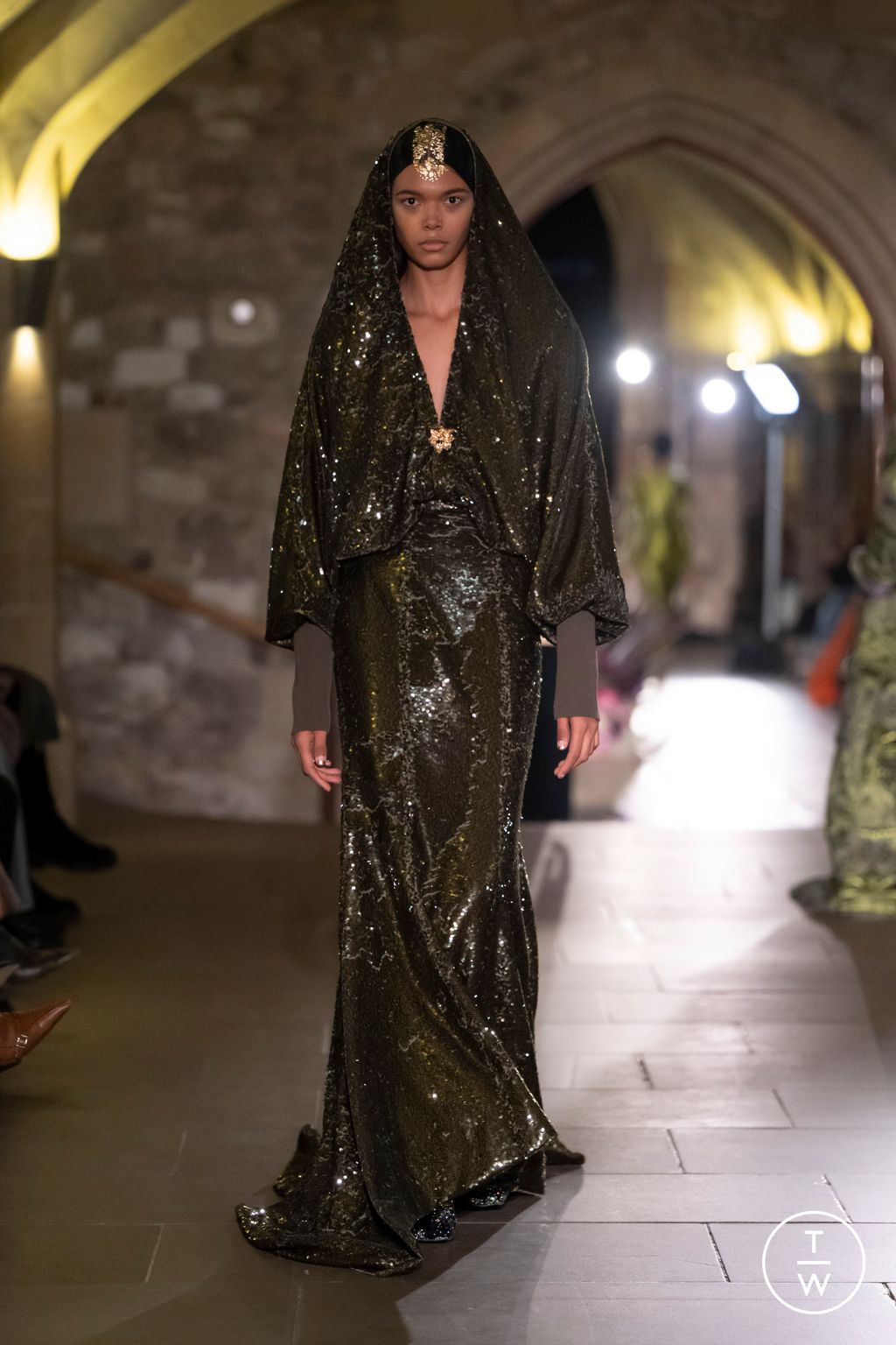 Fashion Week London Fall/Winter 2024 look 6 from the MITHRIDATE collection womenswear