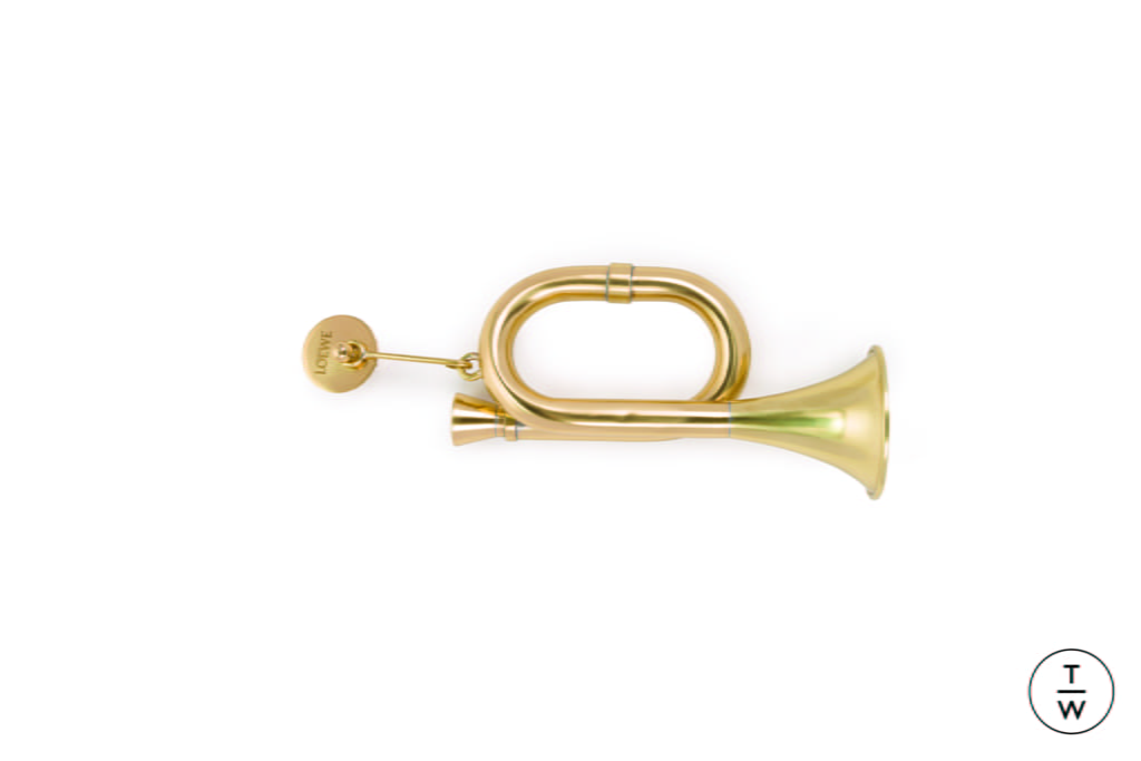 Fashion Week Paris Fall/Winter 2017 look 24 from the Loewe collection menswear accessories