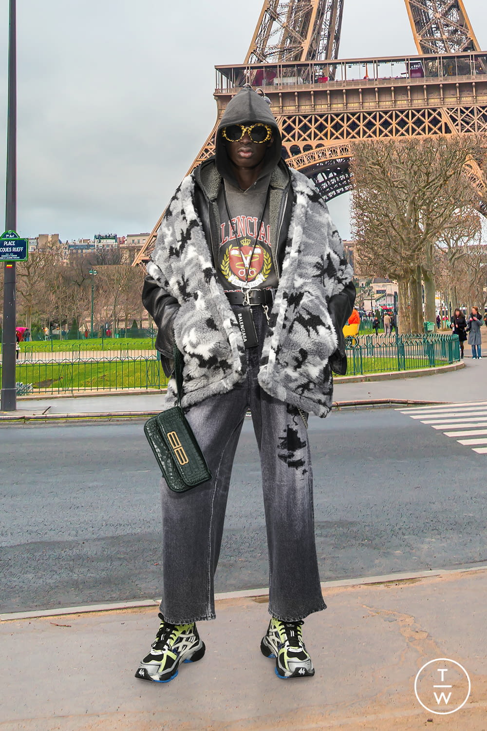 Fashion Week Paris Pre-Fall 2021 look 6 from the Balenciaga collection womenswear