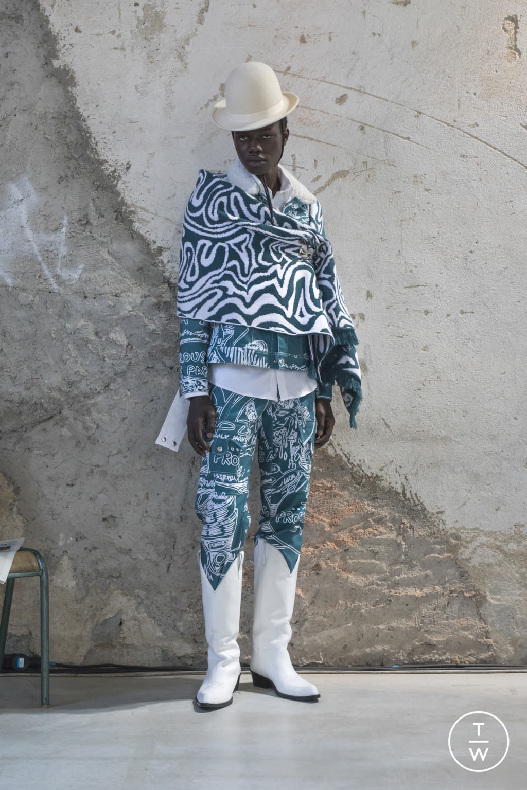 Fashion Week Florence - Pitti Spring/Summer 2022 look 6 de la collection Thebe Magugu menswear