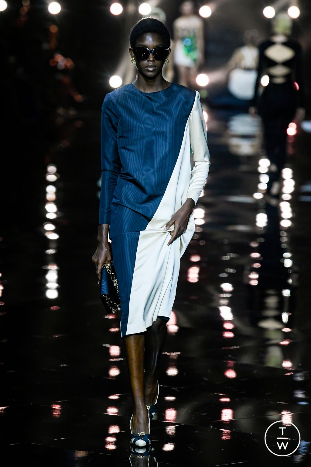 Fashion Week Milan Spring/Summer 2023 look 12 from the Roberto Cavalli collection 女装