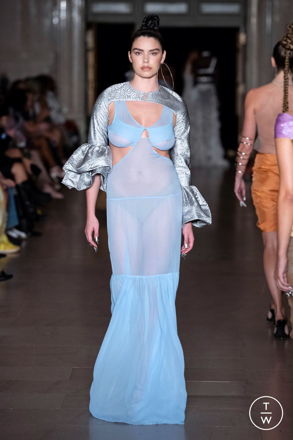 Fashion Week New York Spring/Summer 2023 look 15 de la collection Kim Shui womenswear