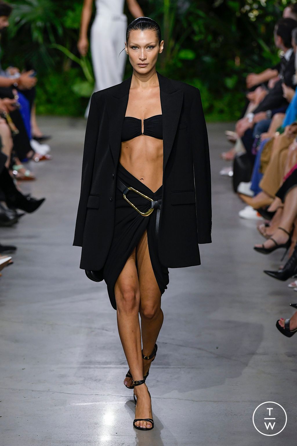 Fashion Week New York Spring/Summer 2023 look 2 de la collection Michael Kors Collection womenswear