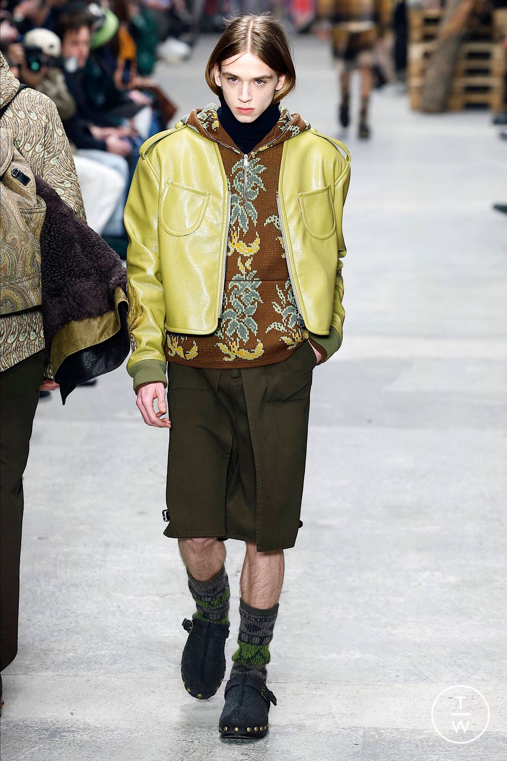 Fashion Week Milan Fall/Winter 2023 look 37 from the Etro collection 男装
