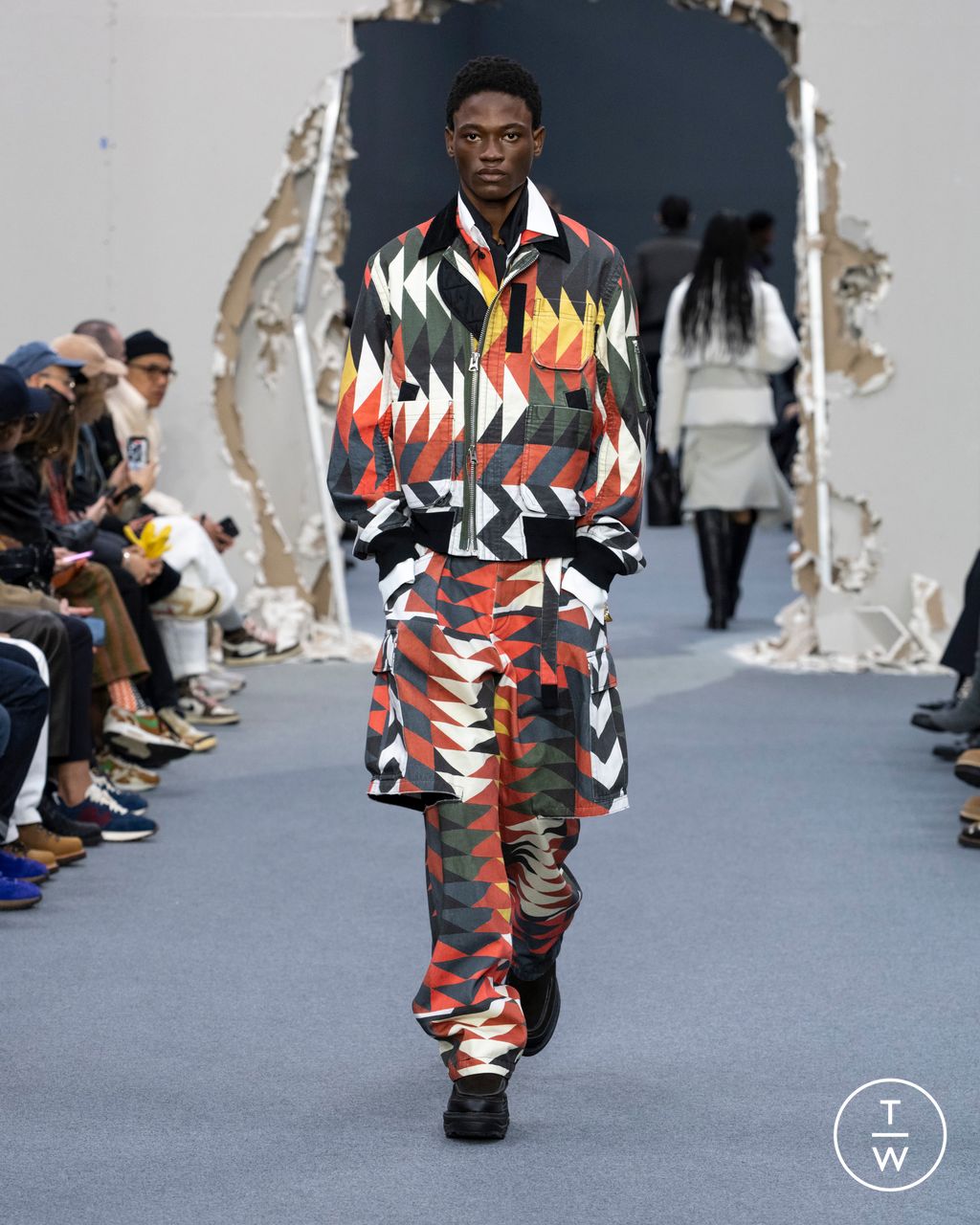 Fashion Week Paris Fall/Winter 2026 look 61 from the Sacai collection 男装