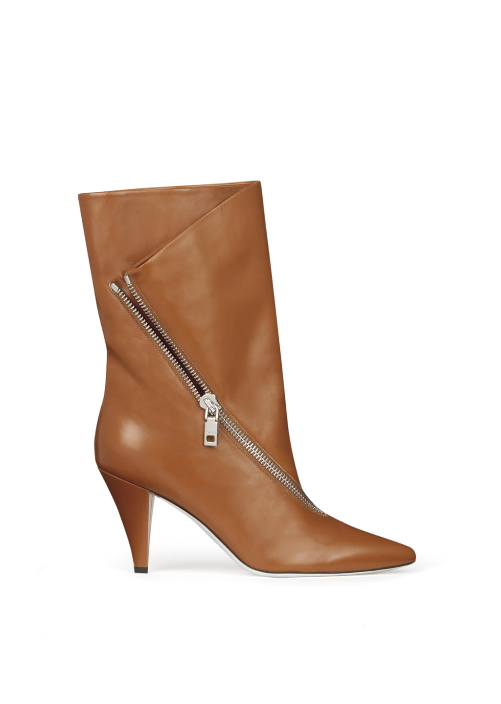 Fashion Week Paris Fall/Winter 2018 look 3 from the Givenchy collection 女装配饰