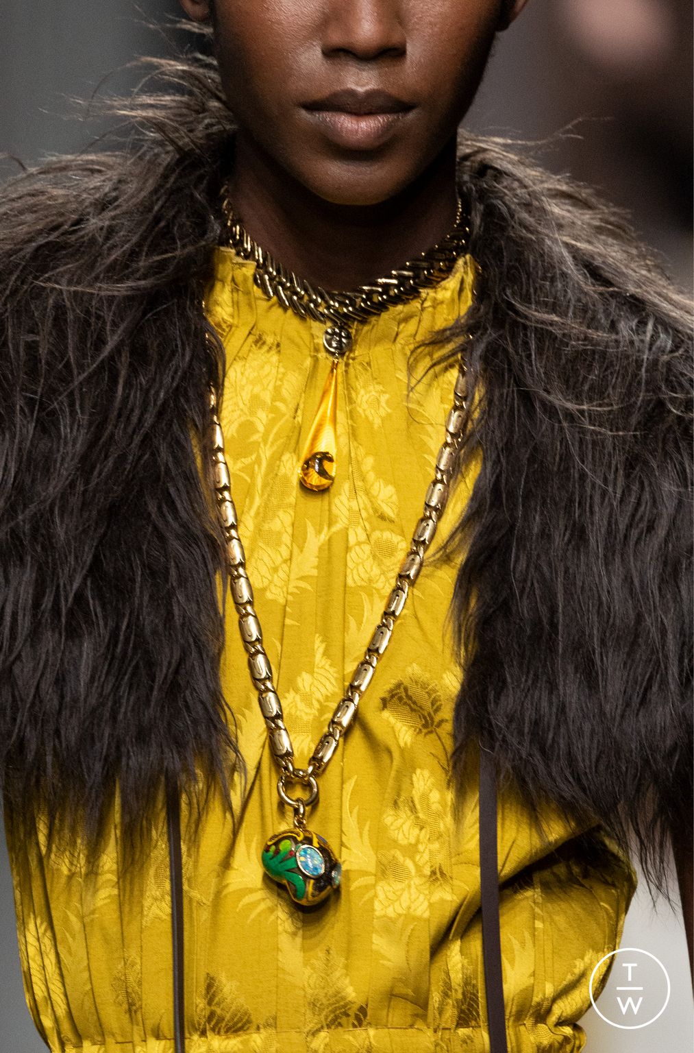 Fashion Week Milan Fall/Winter 2025 look 61 de la collection Etro womenswear accessories