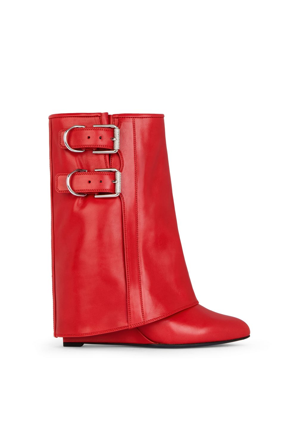 Fashion Week Paris Fall/Winter 2024 look 61 from the Givenchy collection womenswear accessories