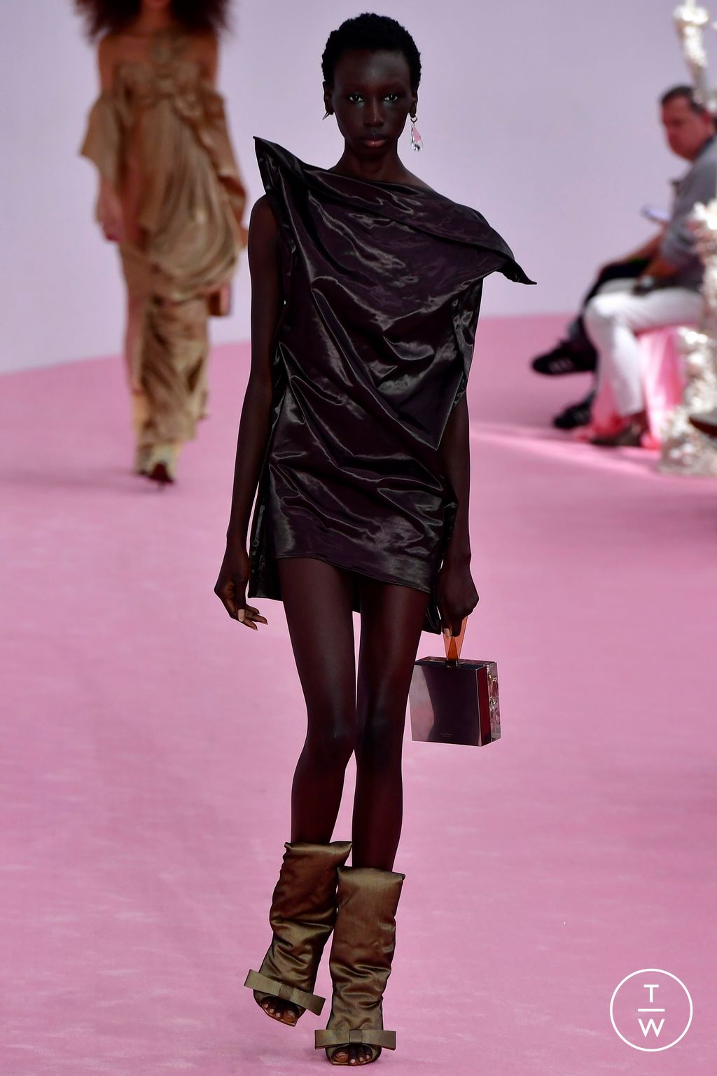 Fashion Week Paris Spring/Summer 2023 look 28 from the Acne Studios collection womenswear