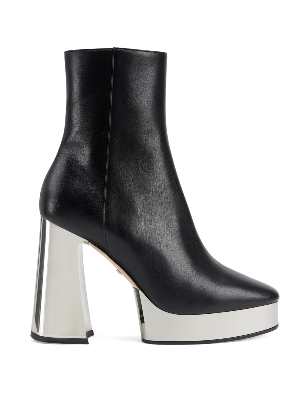 Fashion Week Milan Spring/Summer 2020 look 46 from the Gucci collection womenswear accessories