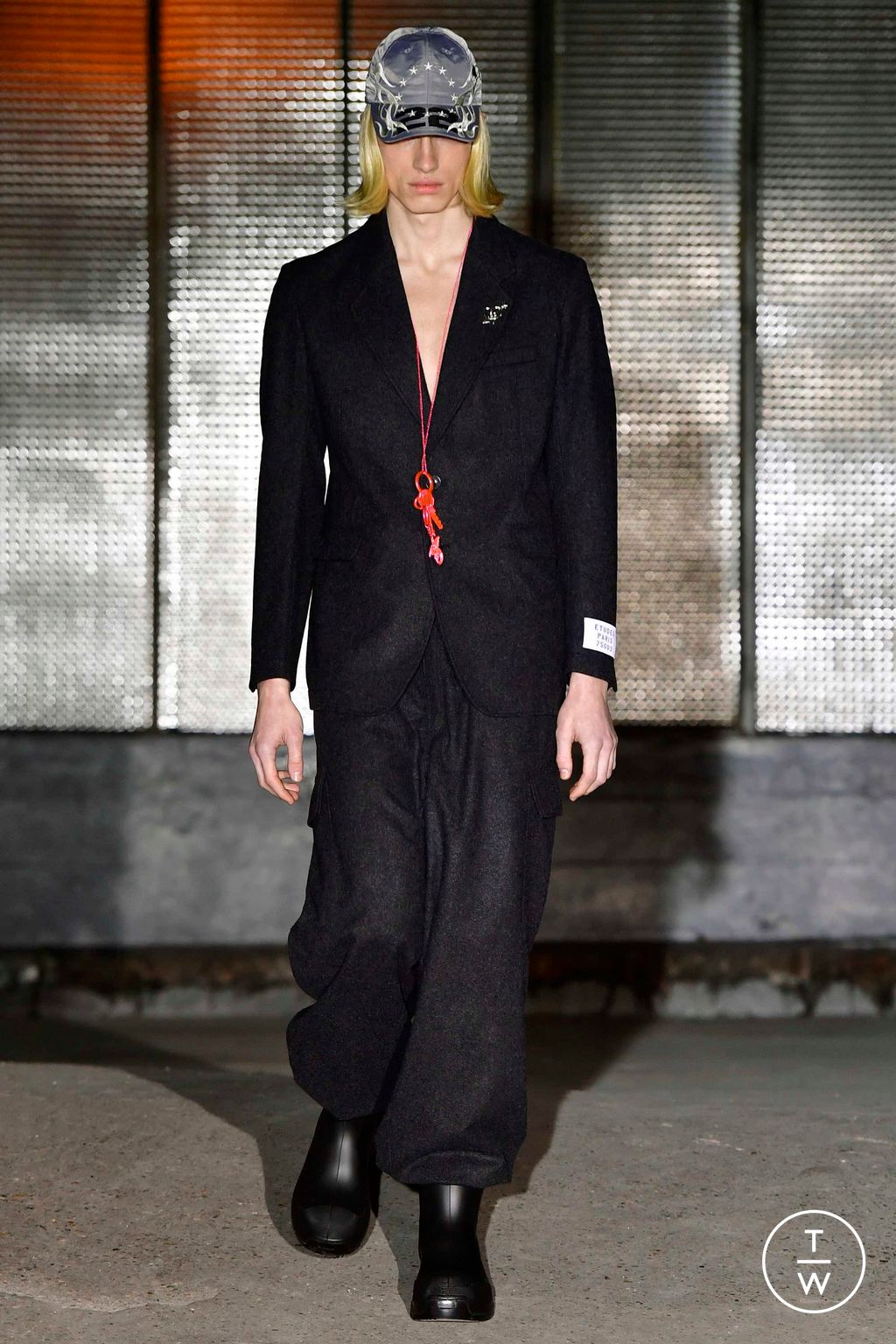 Fashion Week Paris Fall/Winter 2023 look 16 from the Études collection menswear