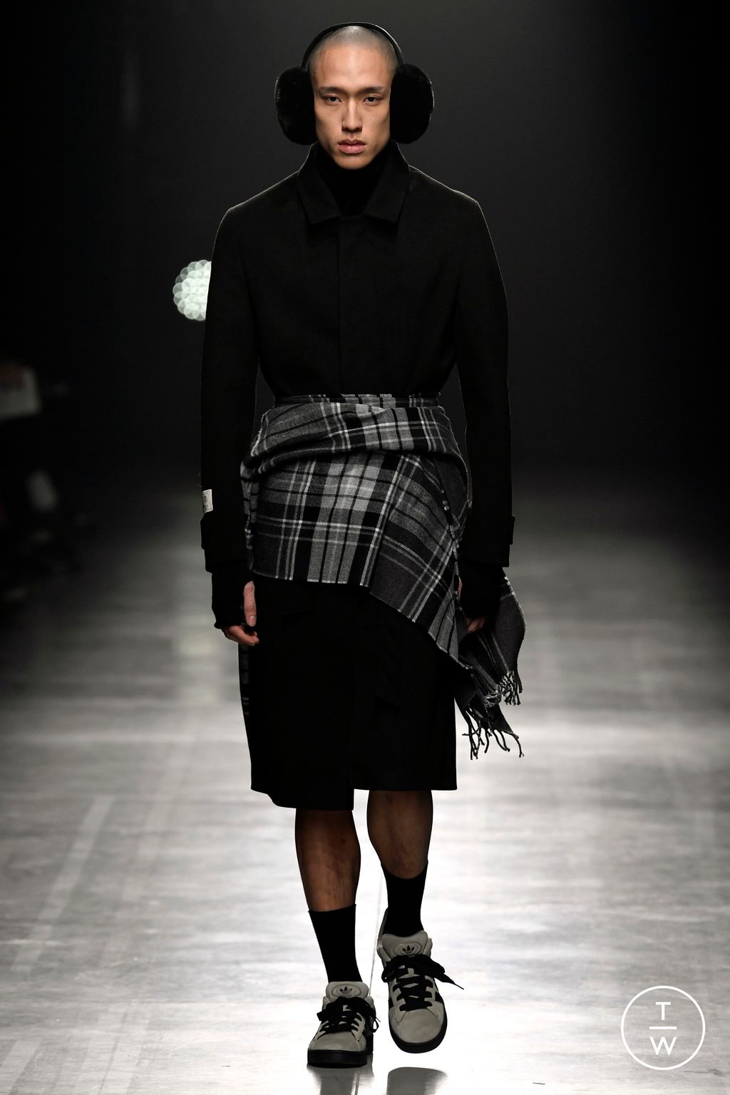 Fashion Week Milan Fall/Winter 2023 look 13 de la collection Family First menswear