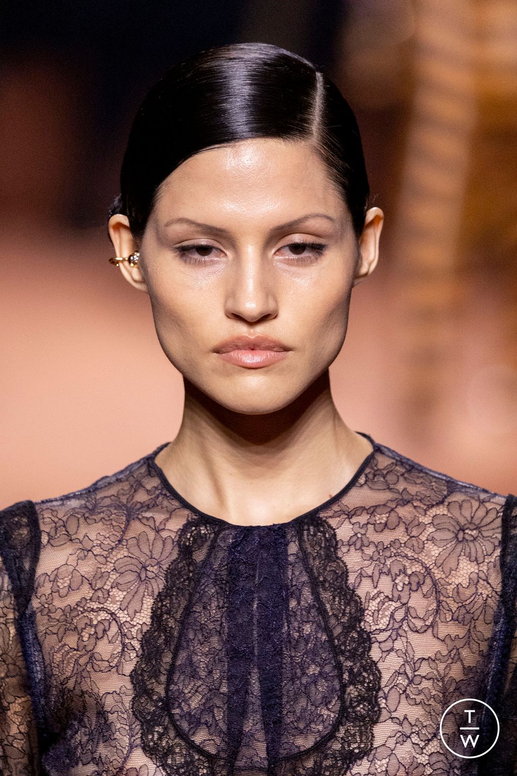 Fashion Week Milan Fall/Winter 2025 look 182 from the Fendi collection 女装配饰