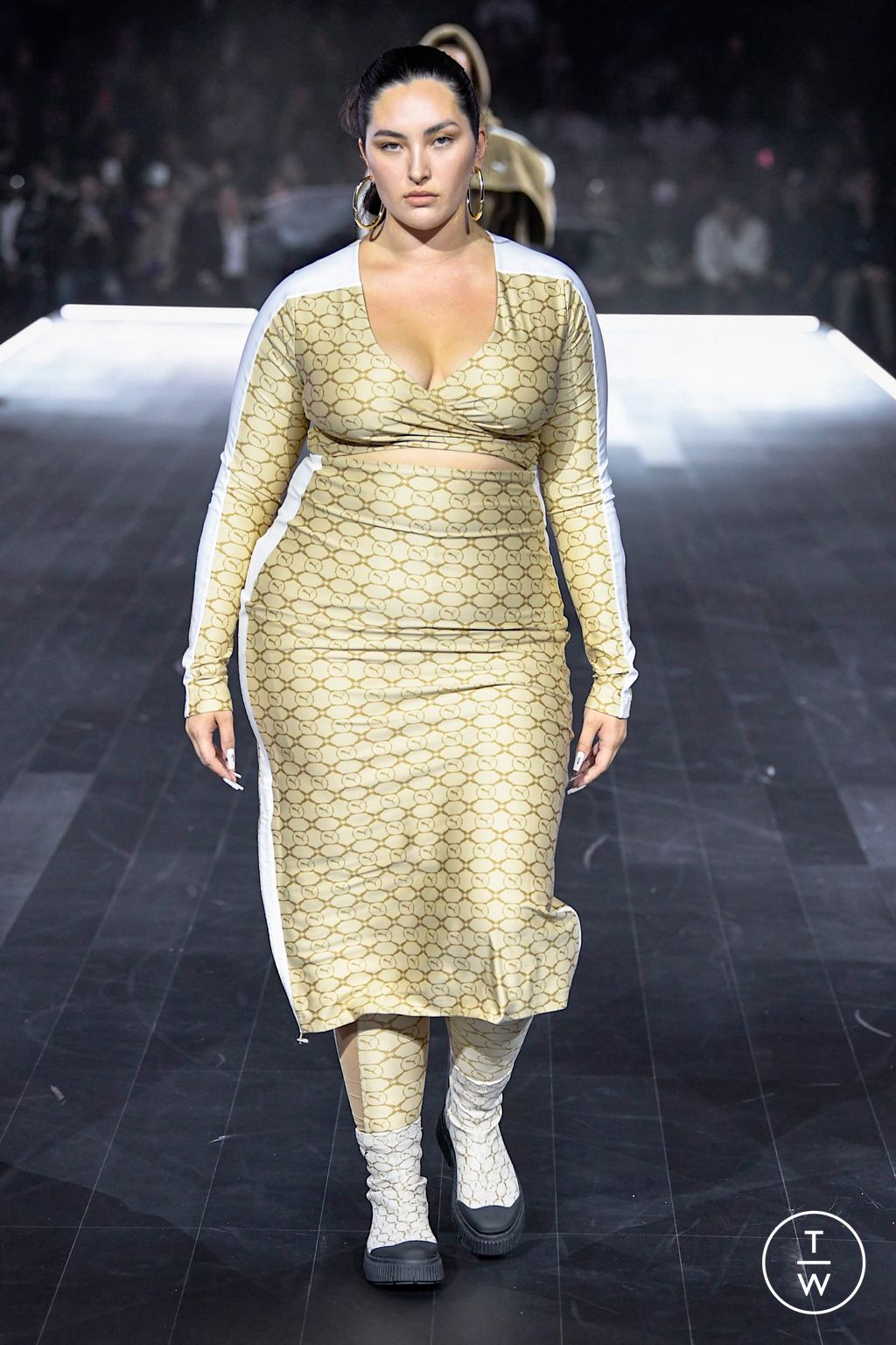 Fashion Week New York Spring/Summer 2023 look 1 de la collection Puma womenswear