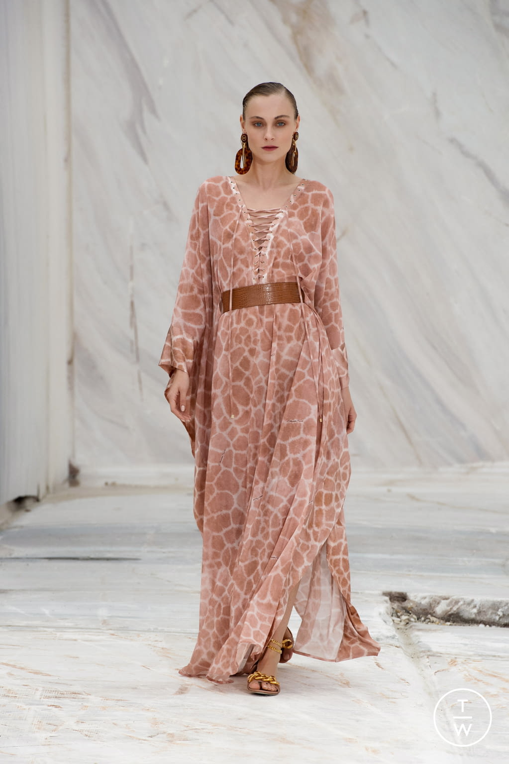 Fashion Week Milan Spring/Summer 2022 look 62 from the Elisabetta Franchi collection 女装