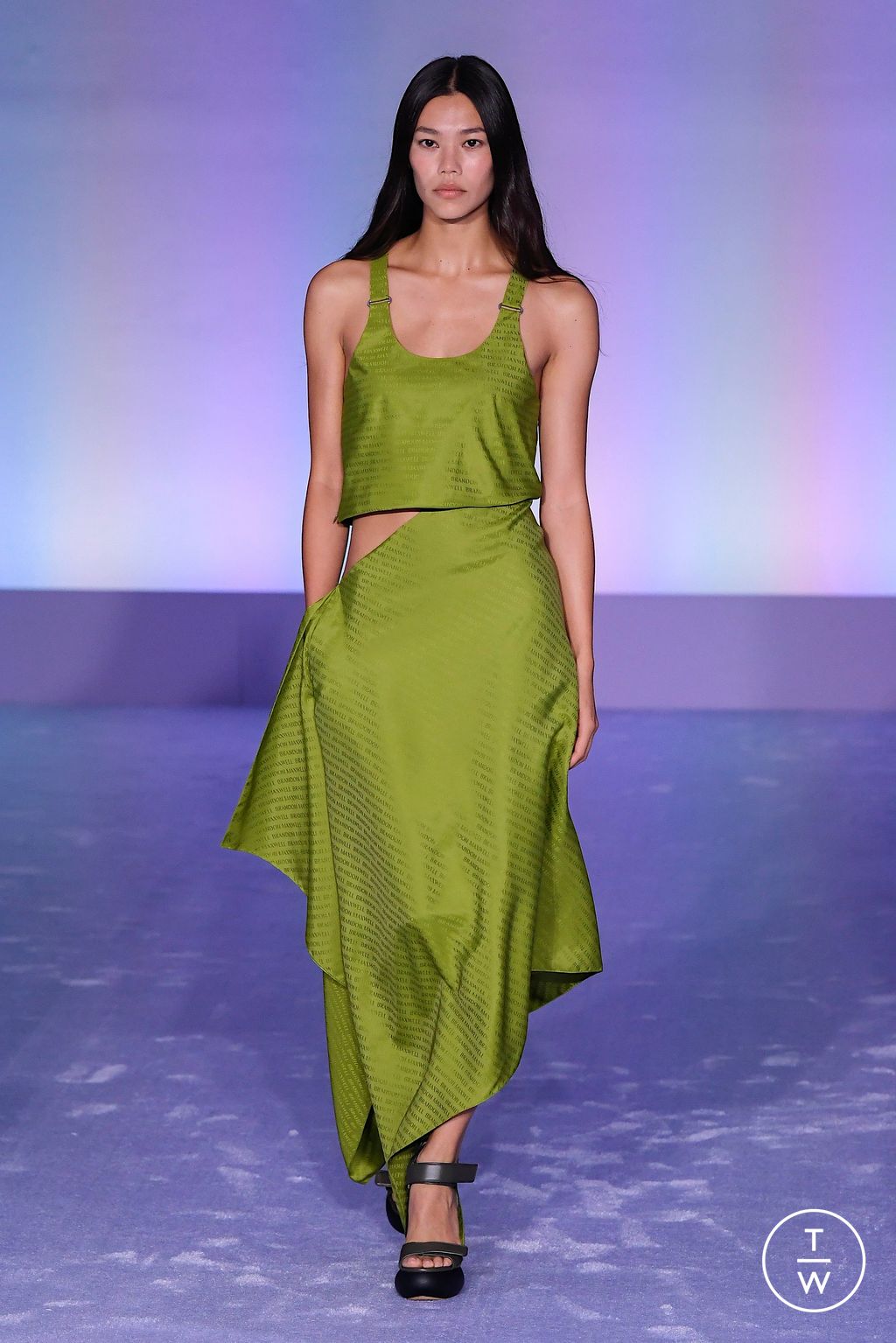 Fashion Week New York Spring/Summer 2023 look 10 from the Brandon Maxwell collection 女装
