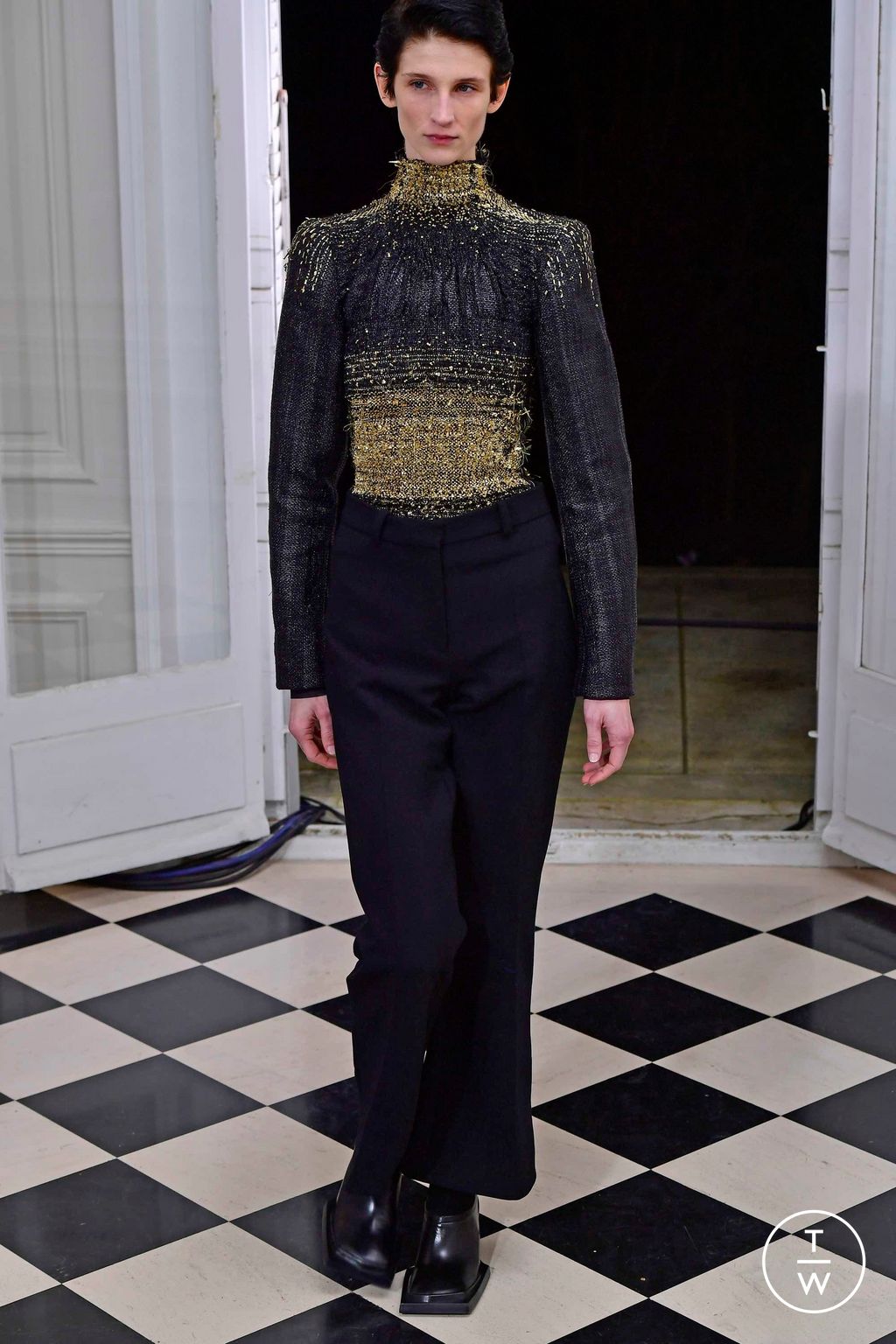 Fashion Week Paris Spring/Summer 2023 look 25 from the Maison Rabih Kayrouz collection couture