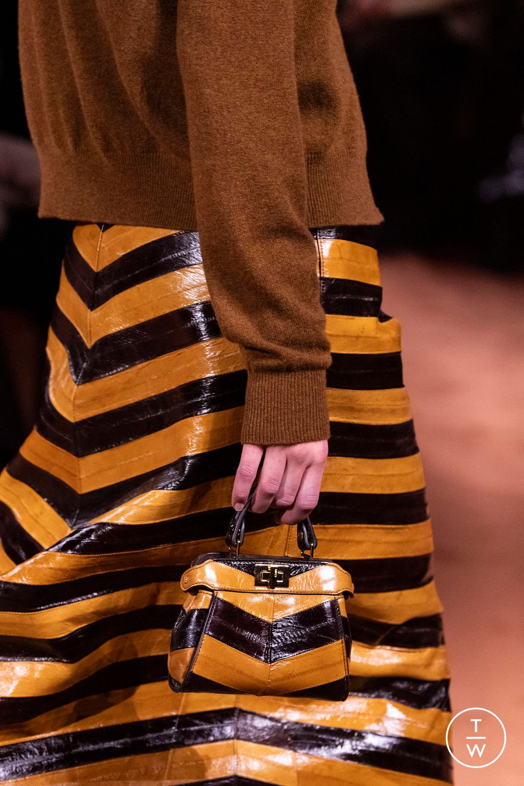 Fashion Week Milan Fall/Winter 2025 look 184 from the Fendi collection 女装配饰