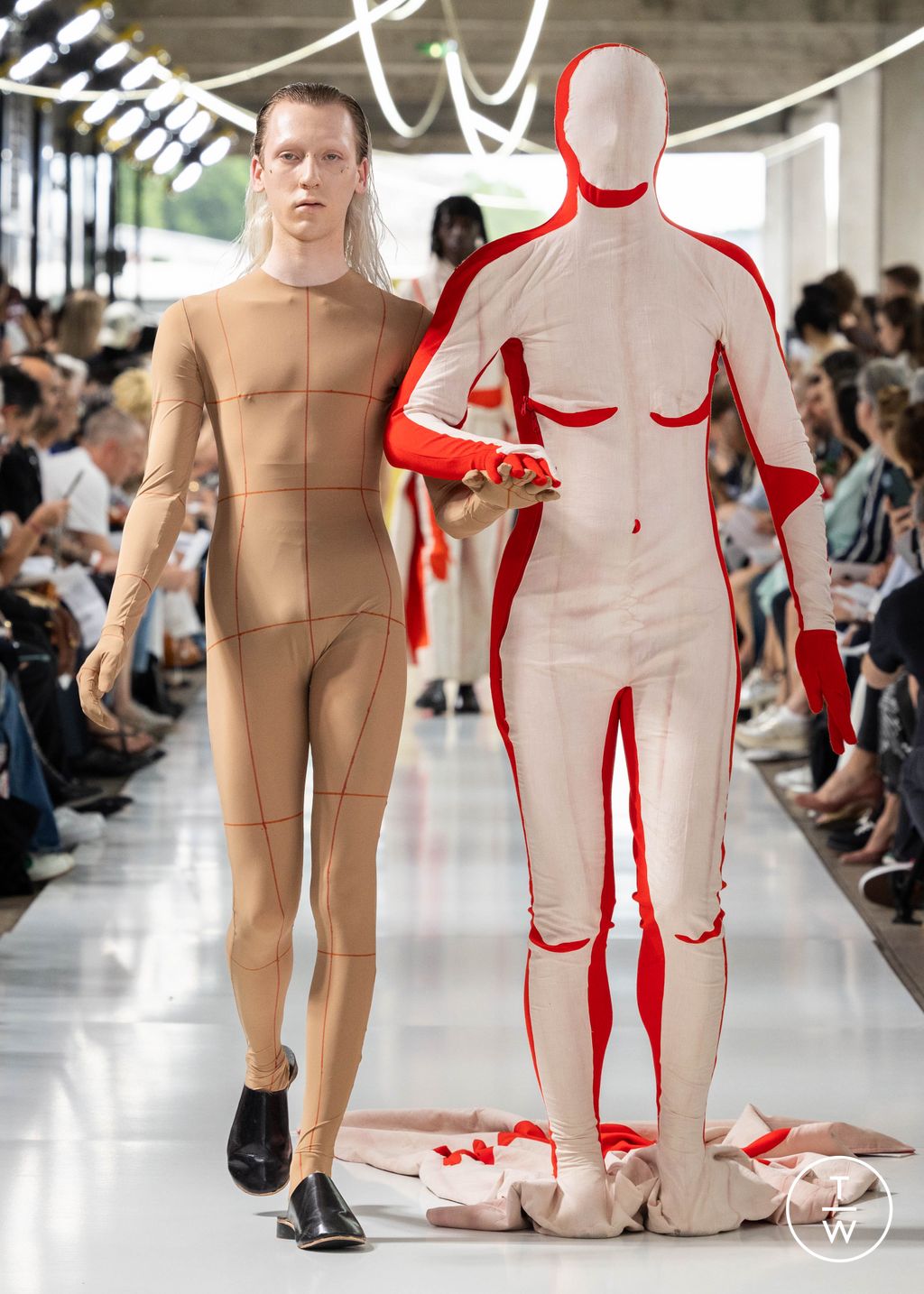 Fashion Week Paris Spring/Summer 2024 look 62 from the IFM PARIS collection 男装