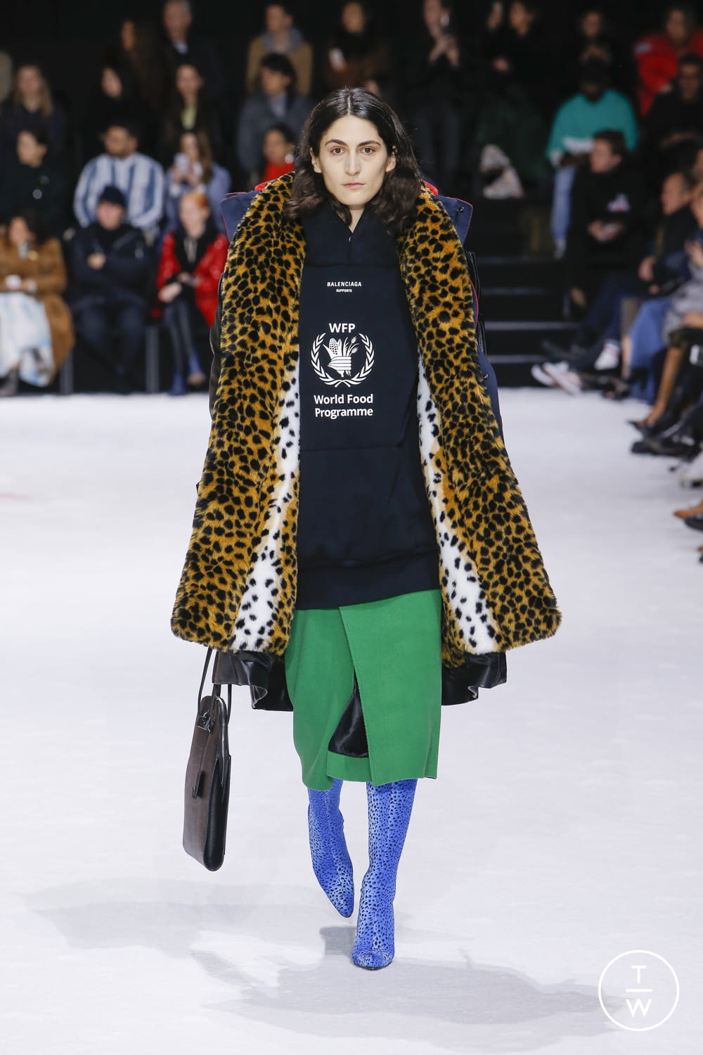Fashion Week Paris Fall/Winter 2018 look 63 from the Balenciaga collection womenswear