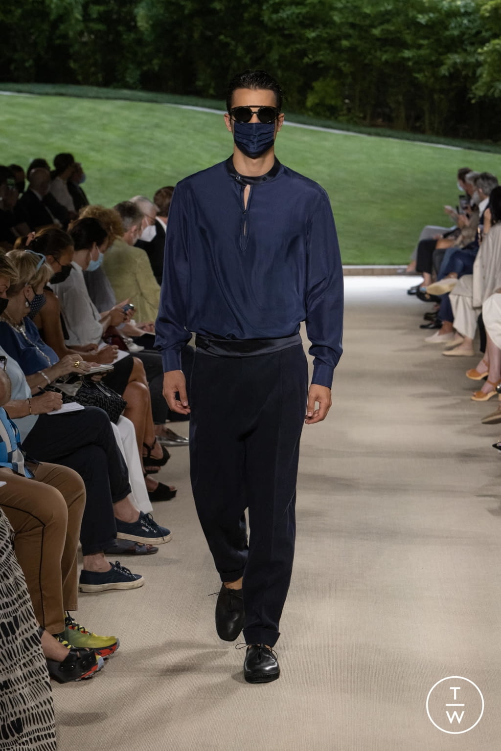 Fashion Week Milan Spring/Summer 2022 look 63 from the Giorgio Armani collection menswear