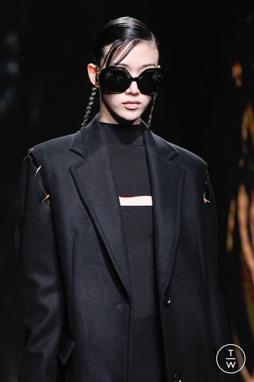 Fashion Week Milan Fall/Winter 2020 look 55 from the Versace collection womenswear accessories