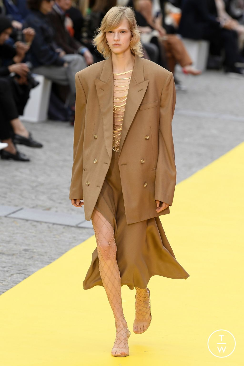 Fashion Week Paris Spring/Summer 2023 look 2 from the Stella McCartney collection 女装