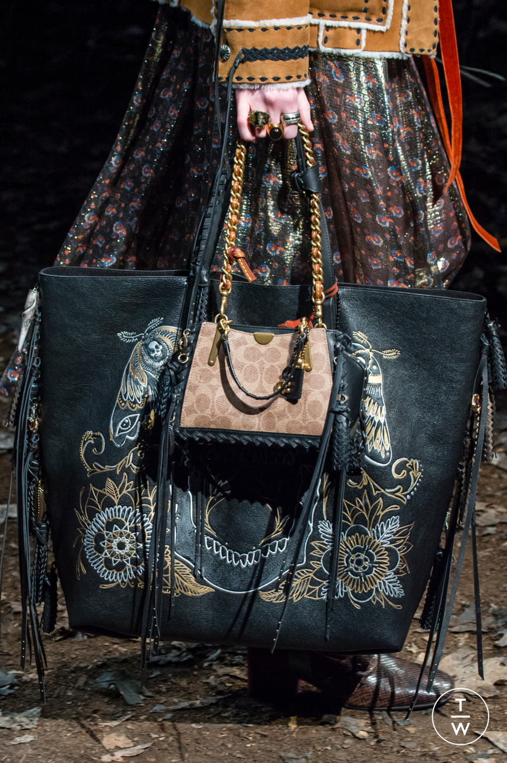 Fashion Week New York Fall/Winter 2018 look 40 from the Coach collection womenswear accessories
