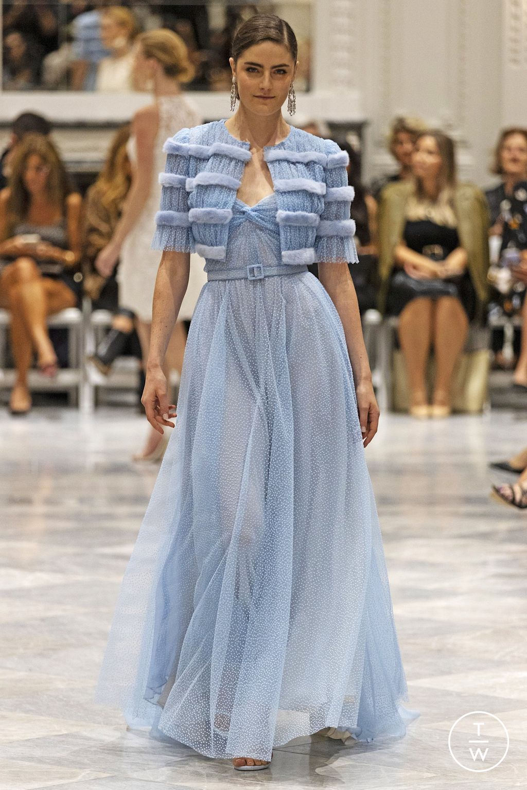 Fashion Week New York Spring/Summer 2023 look 6 de la collection Dennis Basso womenswear