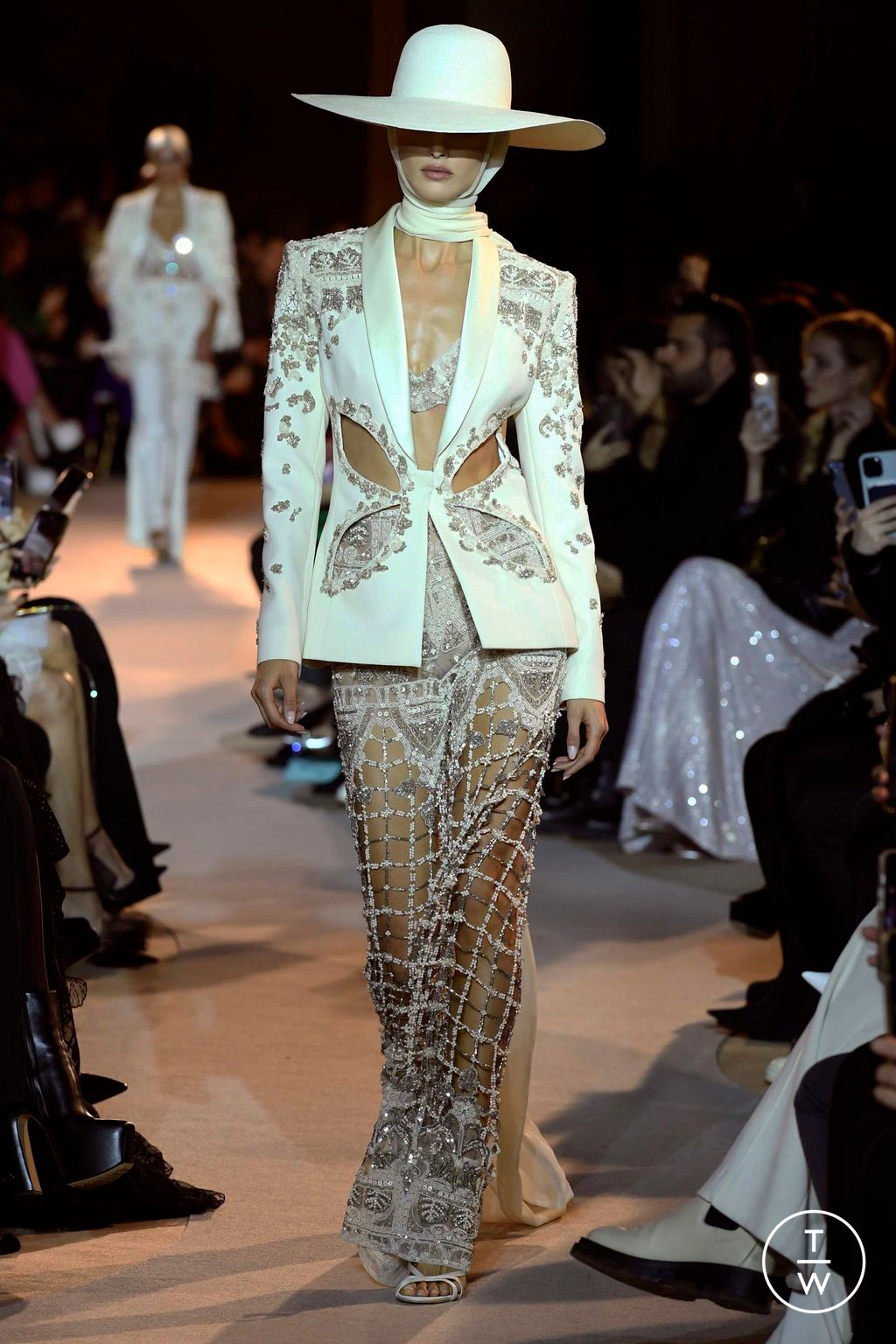 Fashion Week Paris Spring/Summer 2023 look 1 de la collection Zuhair Murad couture