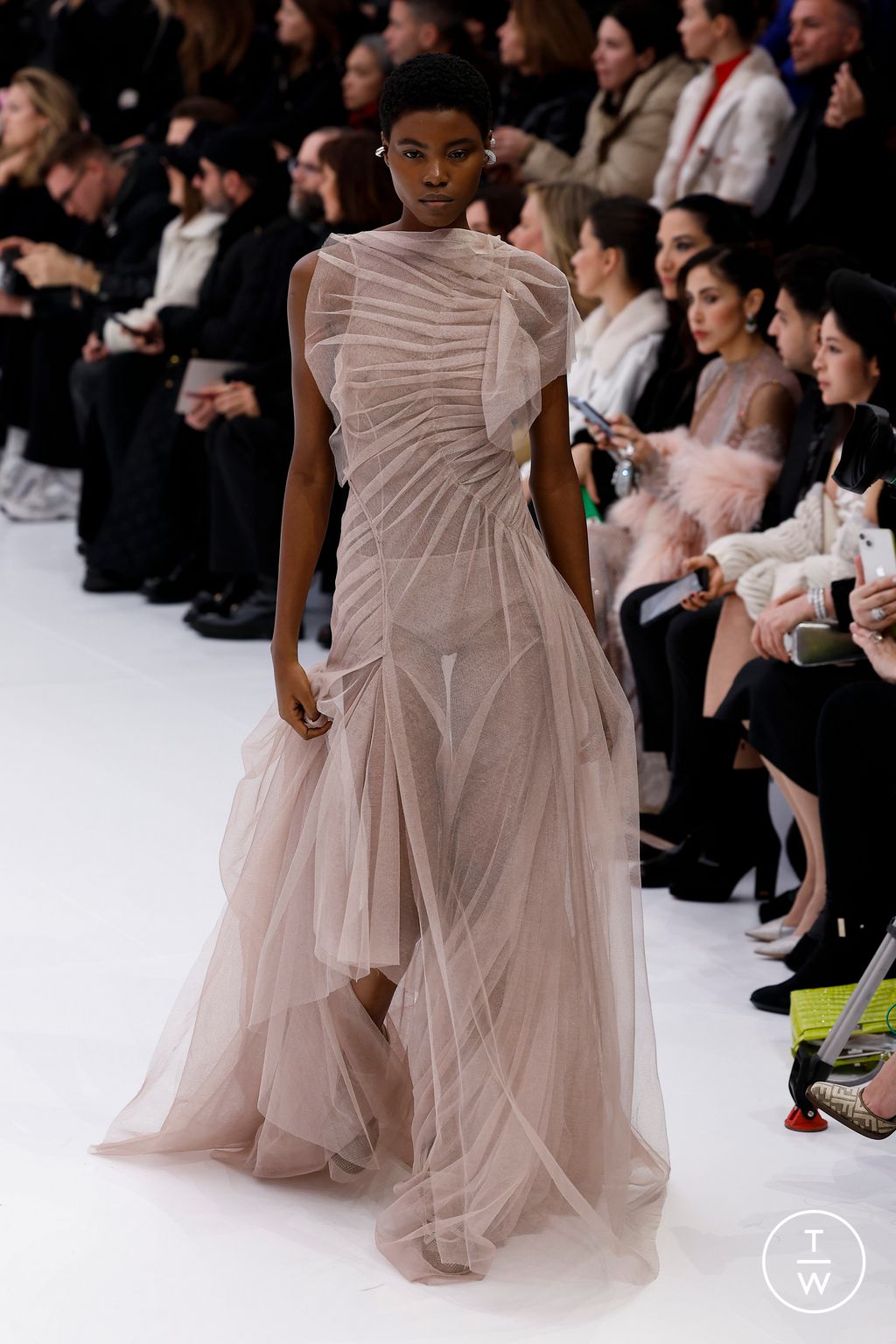 Fashion Week Paris Spring/Summer 2023 look 32 de la collection Fendi couture
