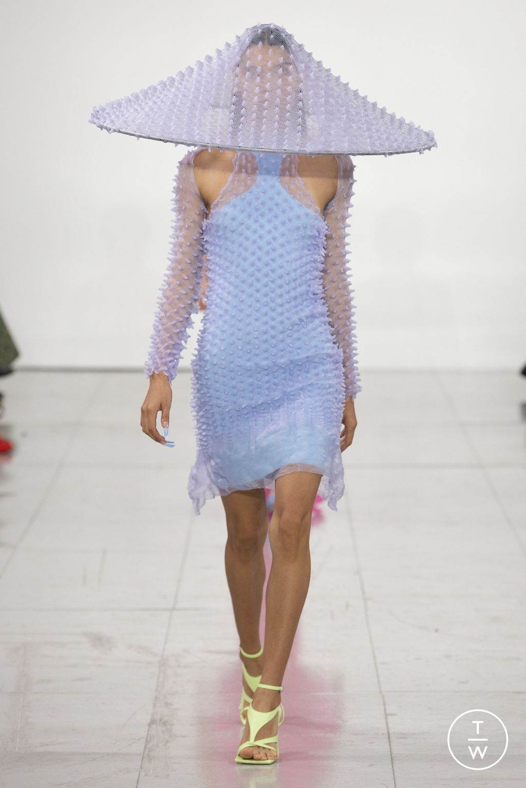 Fashion Week London Spring/Summer 2023 look 21 from the Chet Lo collection womenswear