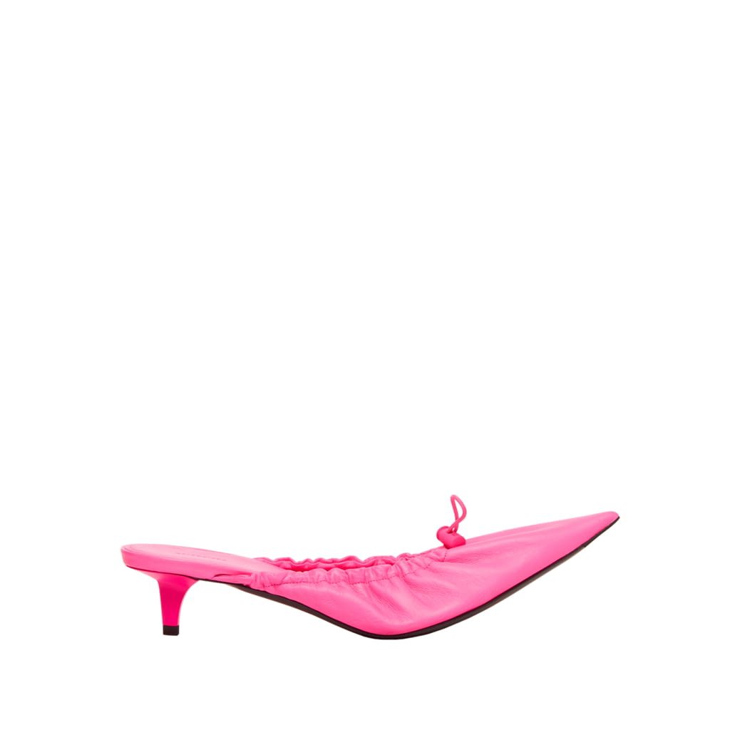 Fashion Week Paris Spring/Summer 2021 look 31 from the Balenciaga collection womenswear accessories