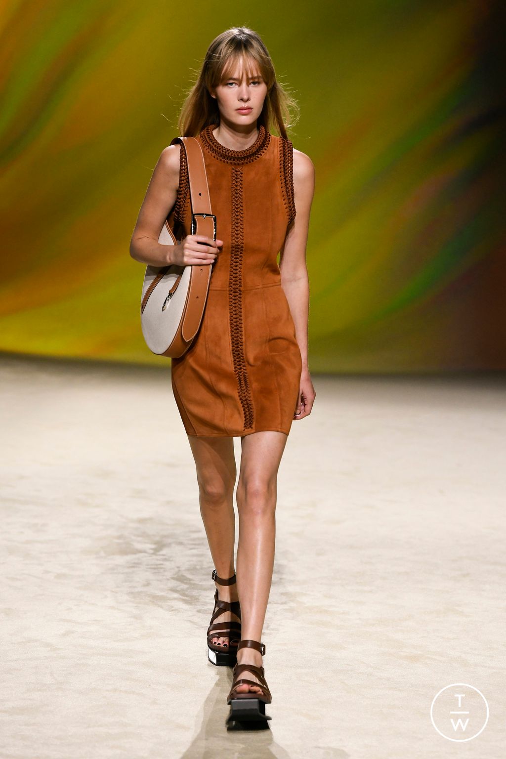Fashion Week Paris Spring/Summer 2023 look 12 from the Hermès collection 女装