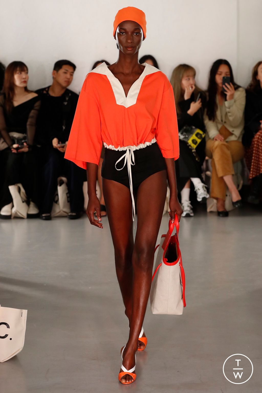 Fashion Week London Spring/Summer 2023 look 20 from the Eudon Choi collection womenswear