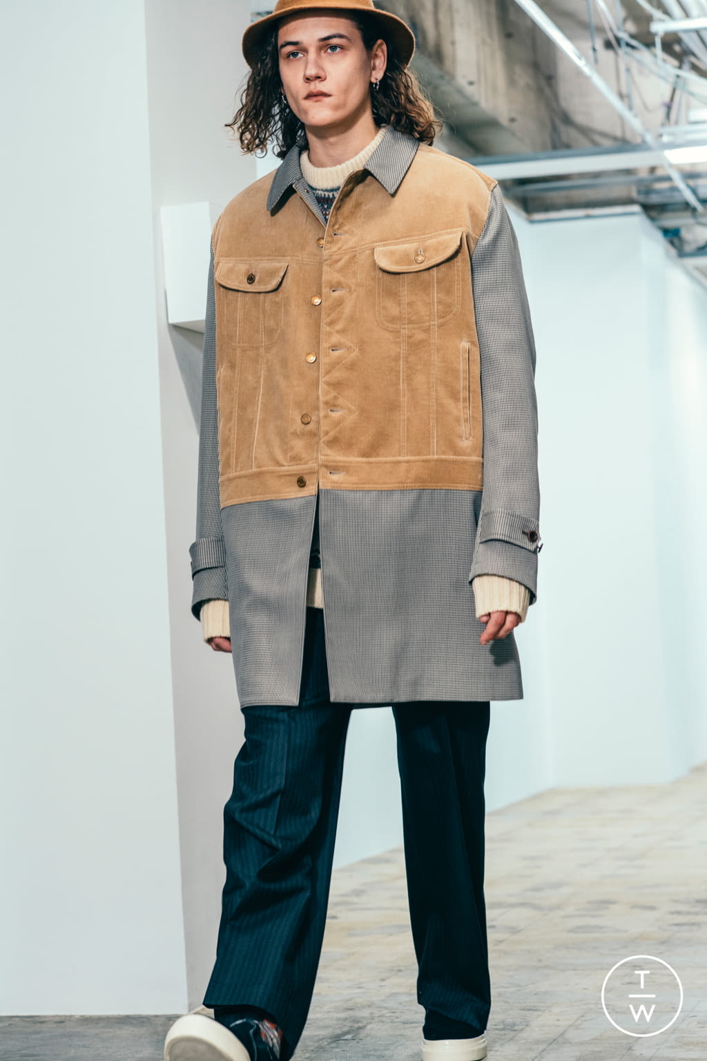 Fashion Week Paris Fall/Winter 2021 look 22 from the Junya Watanabe Man collection menswear