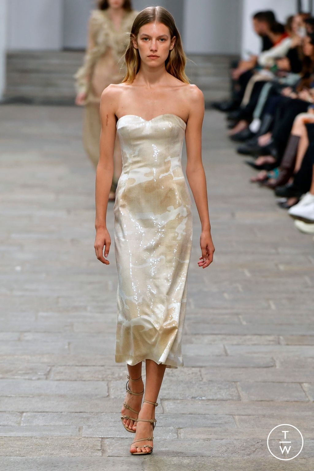 Fashion Week Milan Spring/Summer 2023 look 31 from the Ermanno Scervino collection 女装