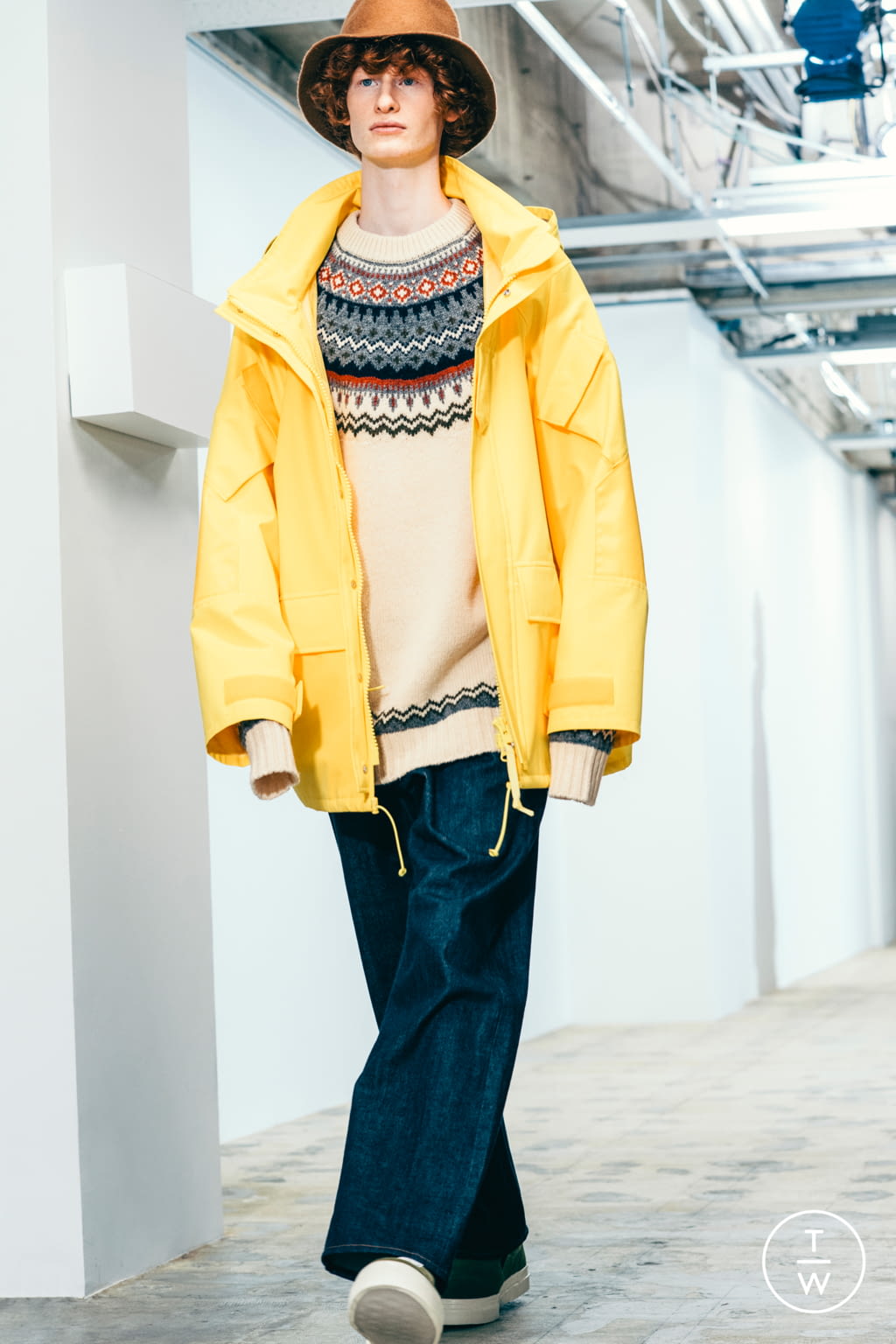 Fashion Week Paris Fall/Winter 2021 look 32 from the Junya Watanabe Man collection menswear
