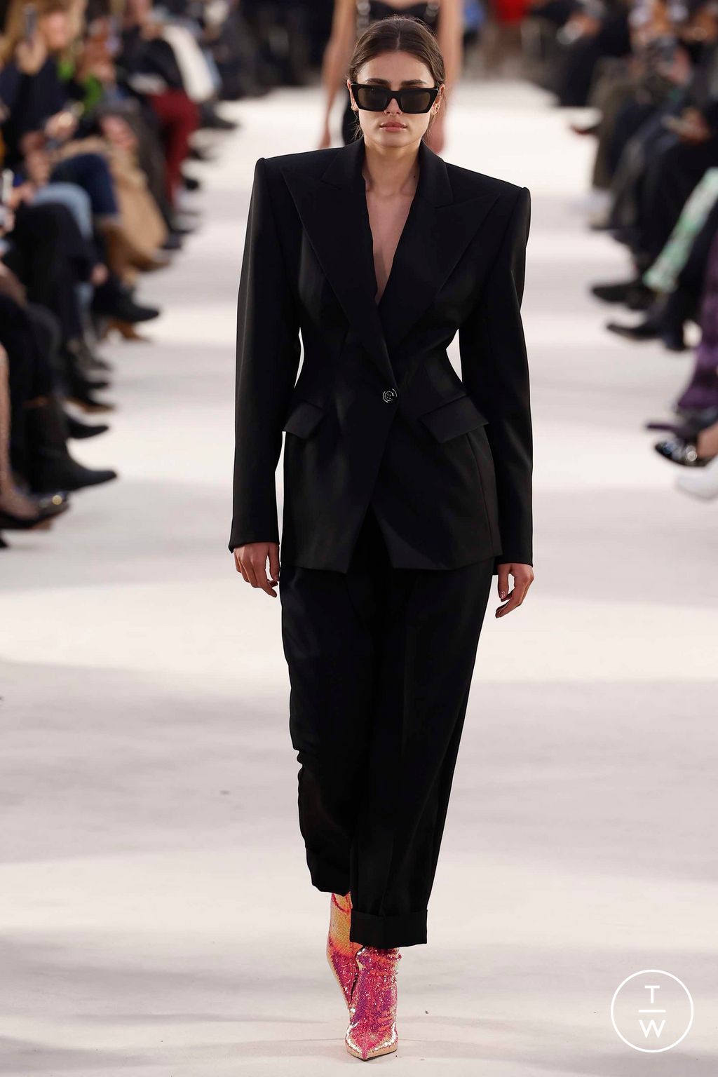 Fashion Week Paris Spring/Summer 2023 look 5 from the Alexandre Vauthier collection 高级定制