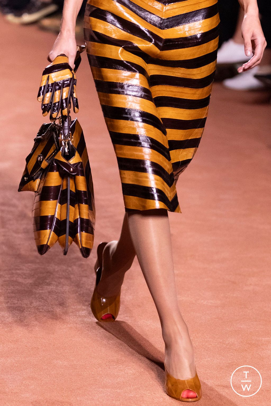 Fashion Week Milan Fall/Winter 2025 look 192 from the Fendi collection 女装配饰