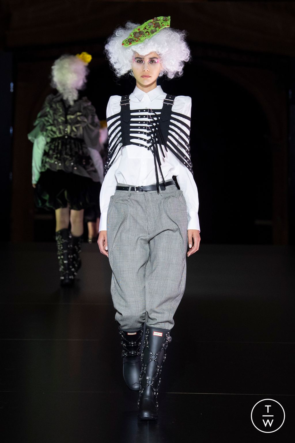 Fashion Week Paris Spring/Summer 2023 look 8 from the Noir Kei Ninomiya collection womenswear