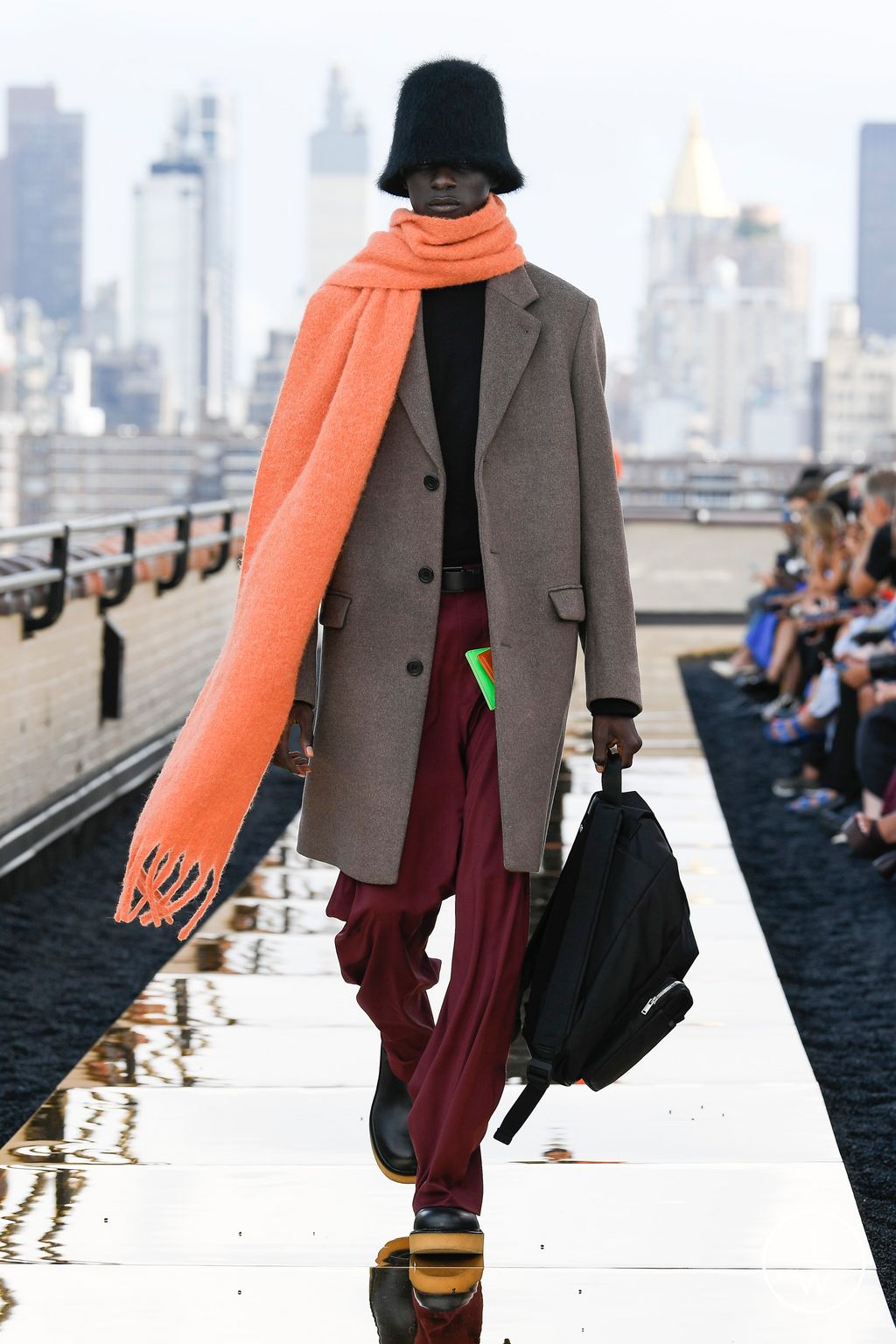 Fashion Week New York Fall/Winter 2022 look 3 de la collection Cos womenswear