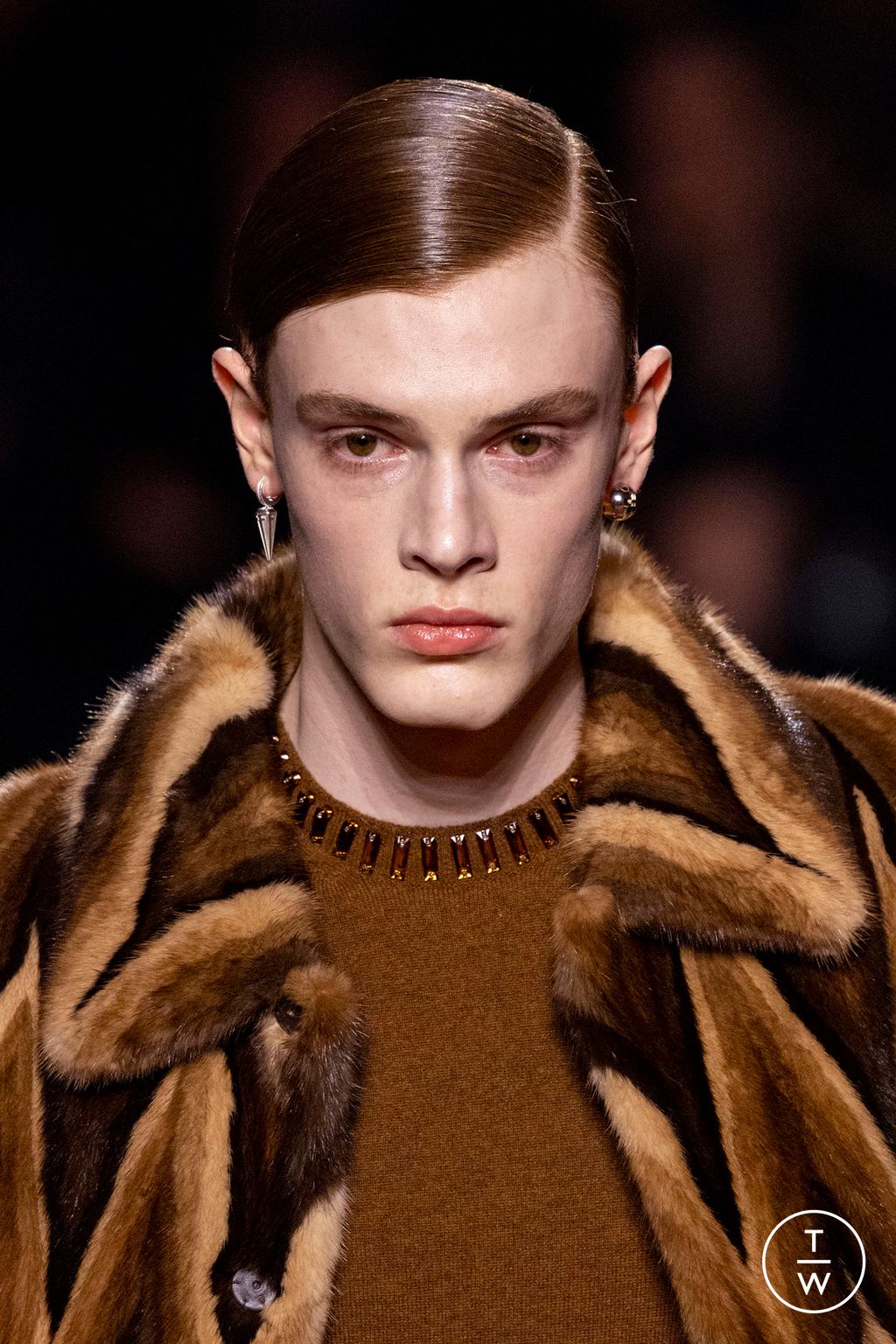 Fashion Week Milan Fall/Winter 2025 look 194 from the Fendi collection 女装配饰